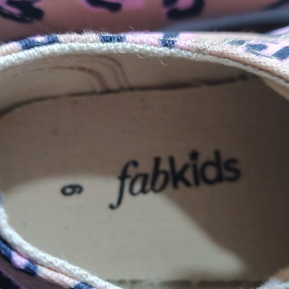 Fabkids slipon tan pink heart shoes Sz.9 NWOT - Picture 7 of 8